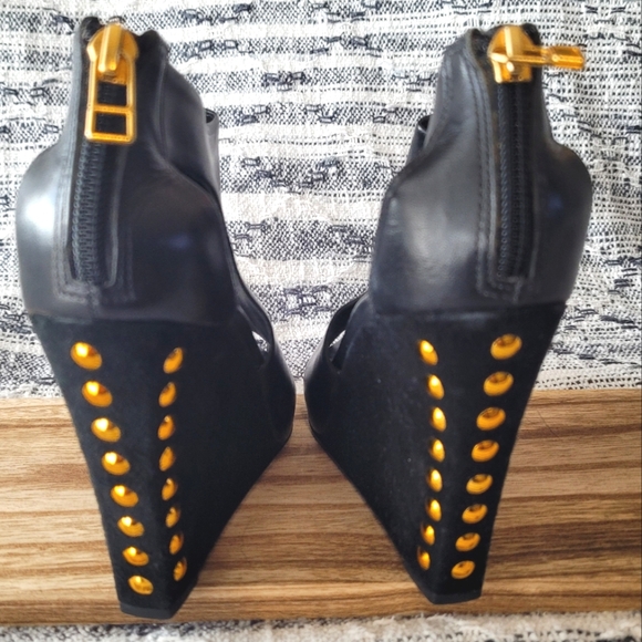 POUR LA VICTOIRE gold and black shoes, leather, size 9. - Picture 3 of 9